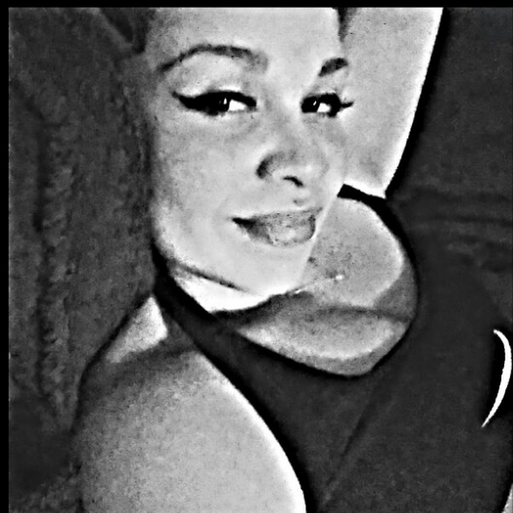 Meet your Posher, Roxanne